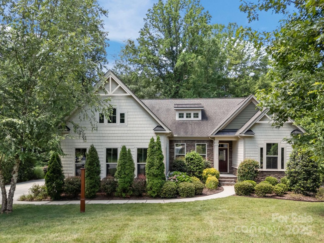 113 Chaska Loop