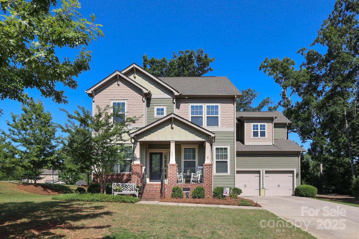1701 Great Road