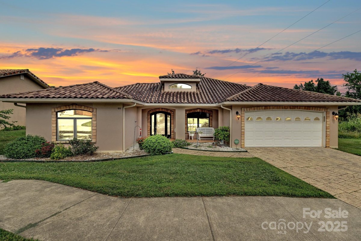 44 Pacifico Drive