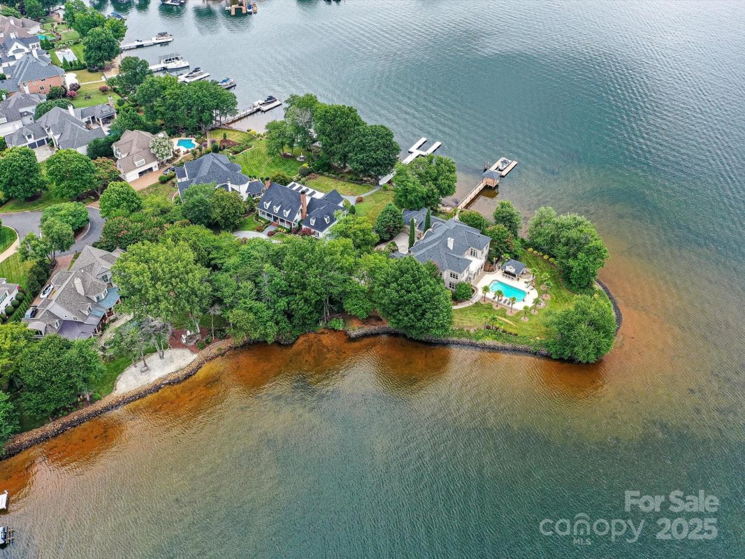 18201 Mainsail Pointe Drive