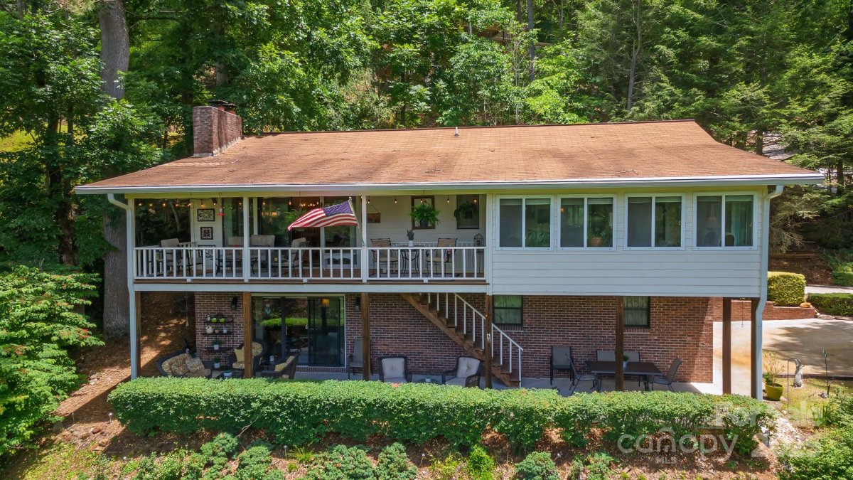 614 Country Club Drive