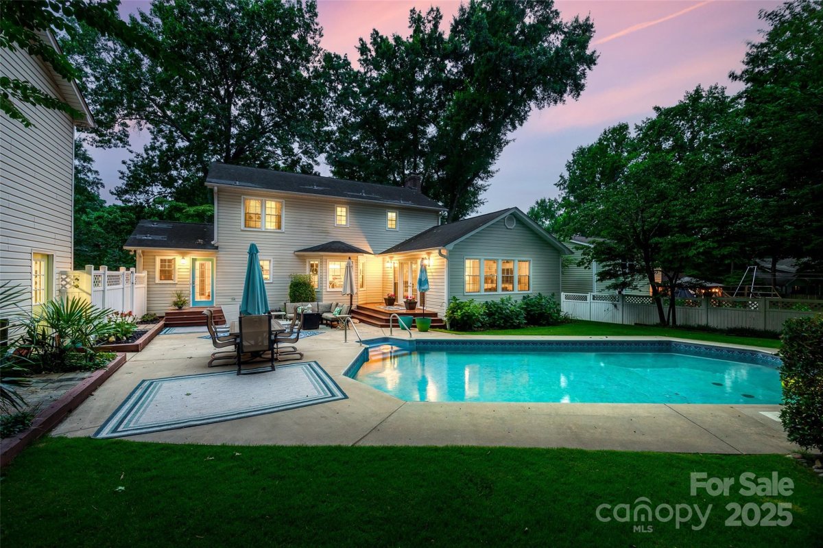 1082 Honeybee Trail