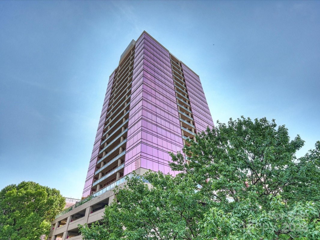 315 Arlington Avenue 901