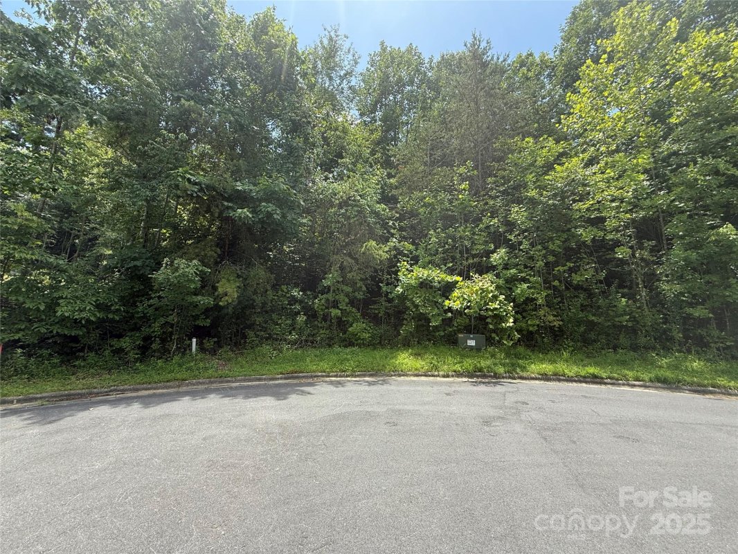 1047 Williamsburg Drive