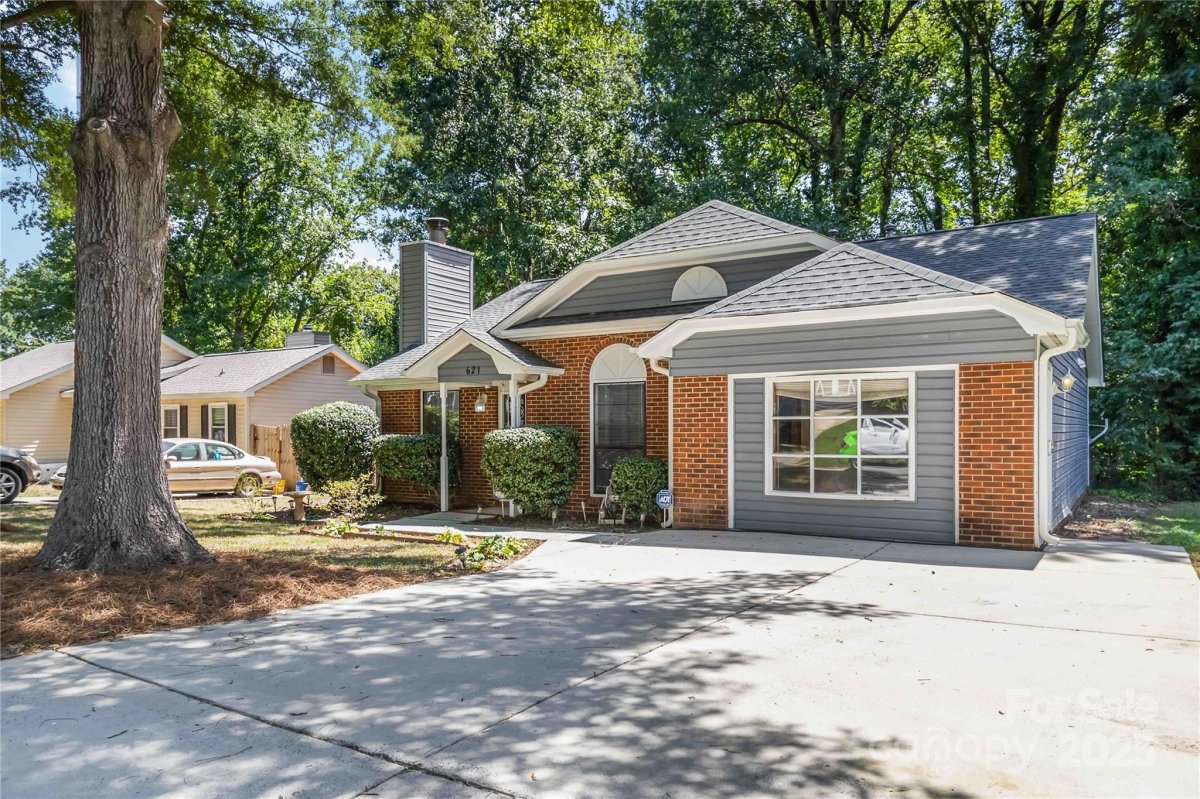 621 Pennwood Lane