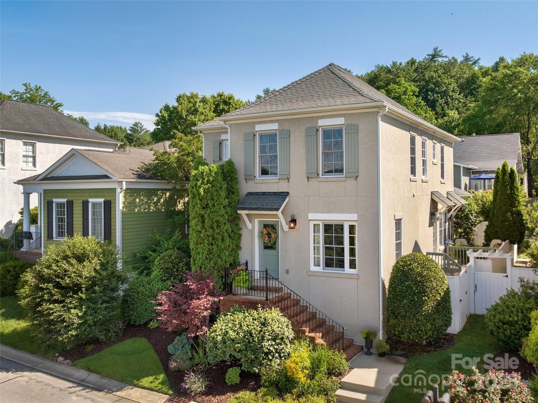 206 Leucothoe Lane