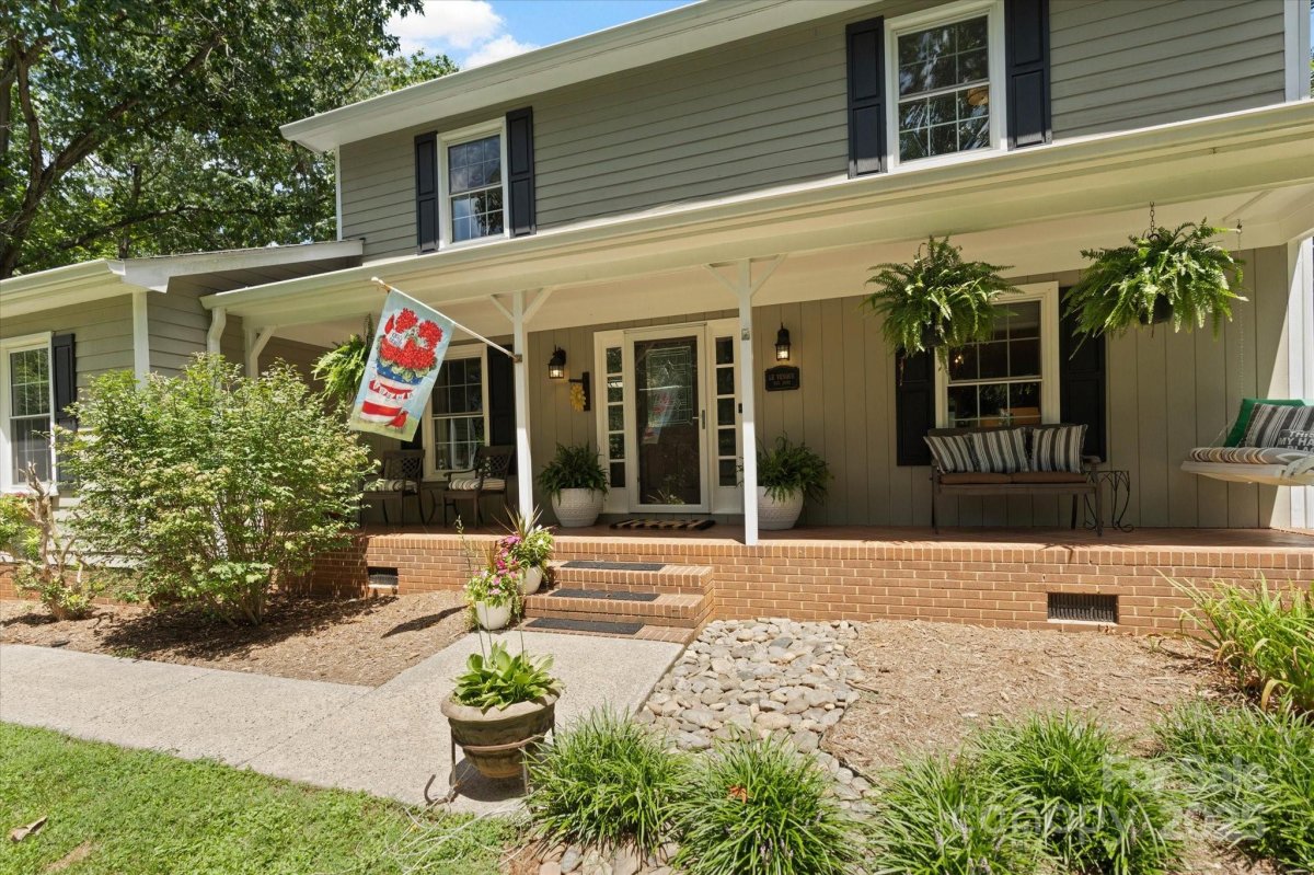 1496 Hardwood Circle