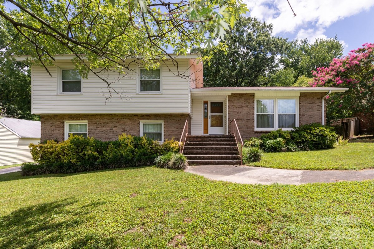 1533 Bonnie Lane