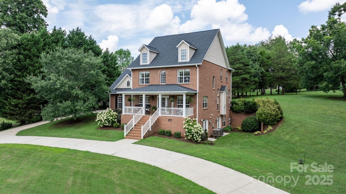 1221 Willow Creek Drive