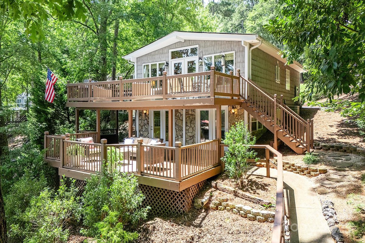 550 Deerfield Road