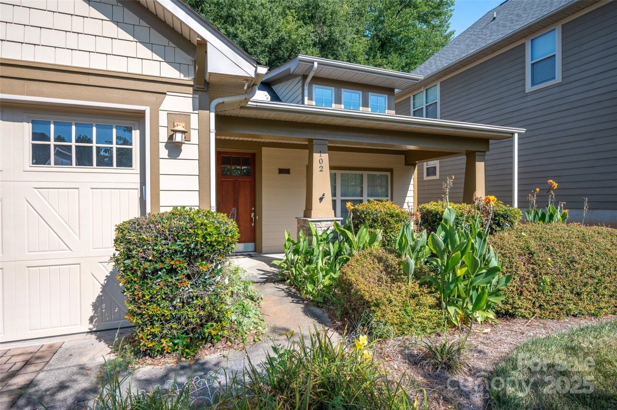 102 Coral Lane