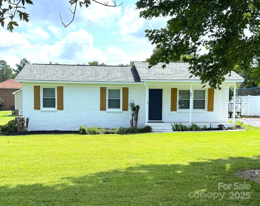 807 Edgehill Drive