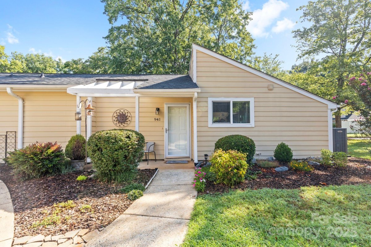 941 Sardis Cove Drive