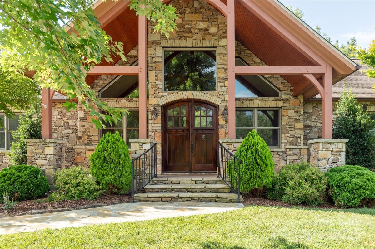 32 Pine Acre Boulevard