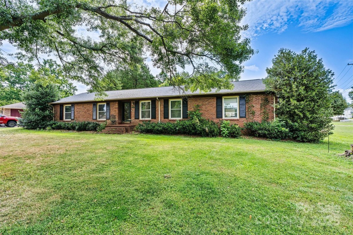 693 Fielding Road