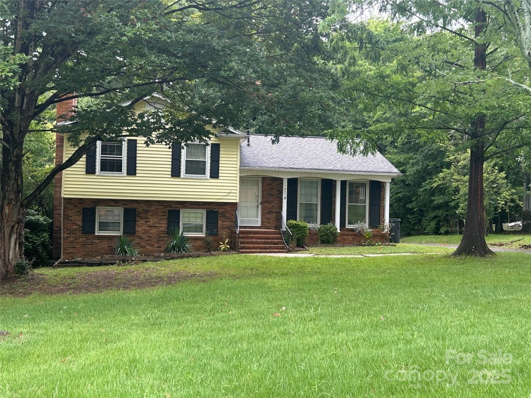 1601 Bonnie Lane