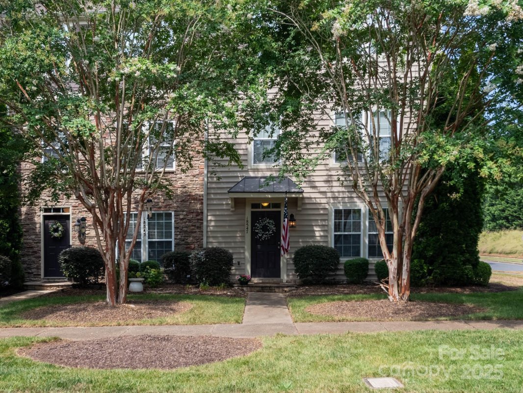 18547 The Commons Boulevard