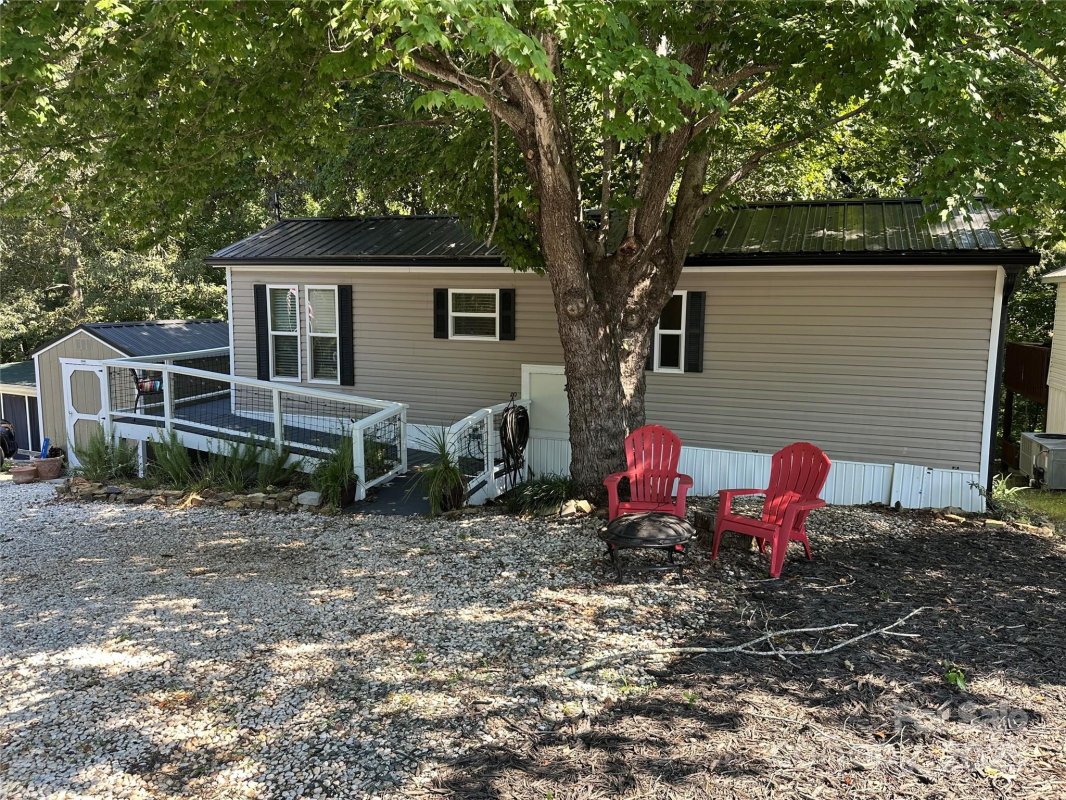 114 Meadowview Circle