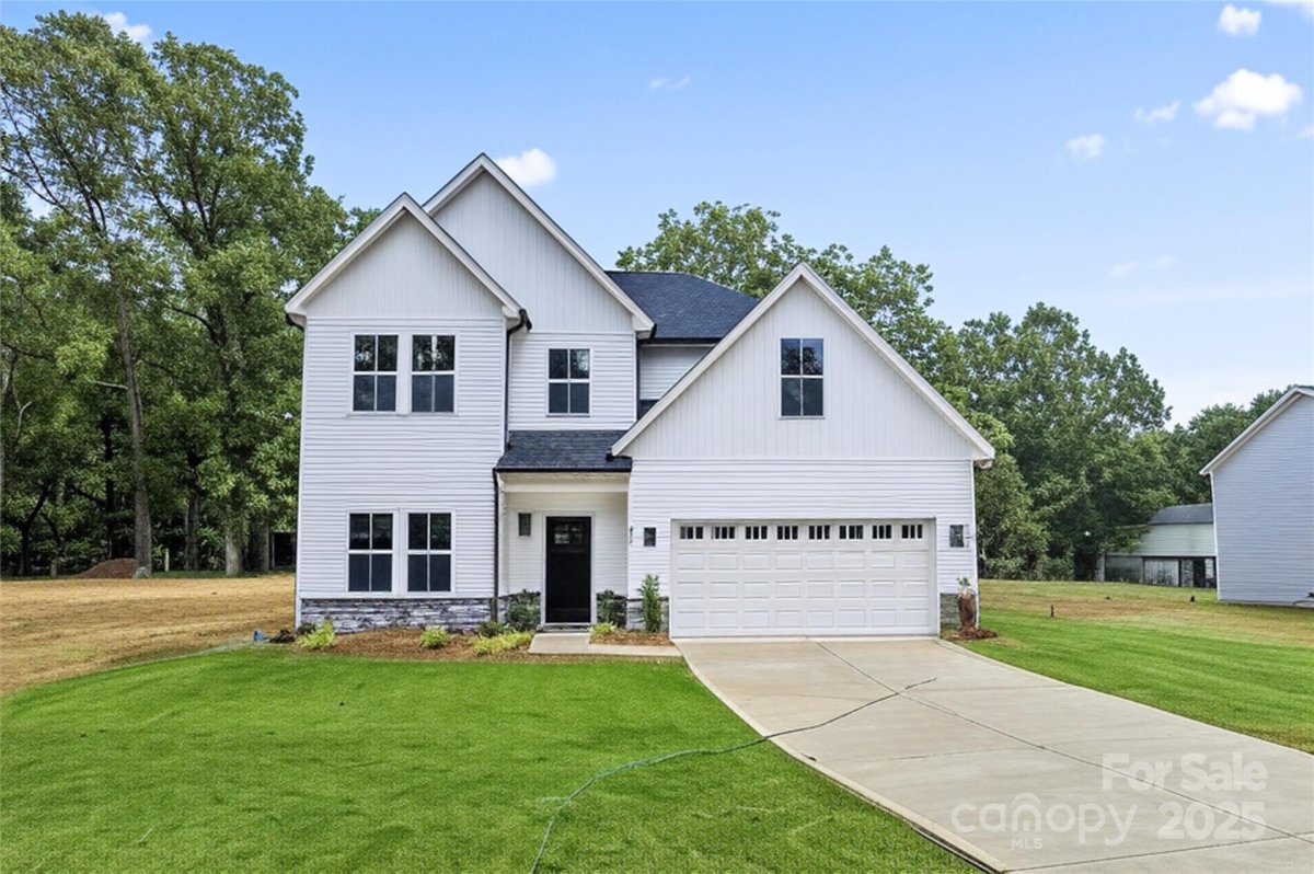 205 Henderson Circle