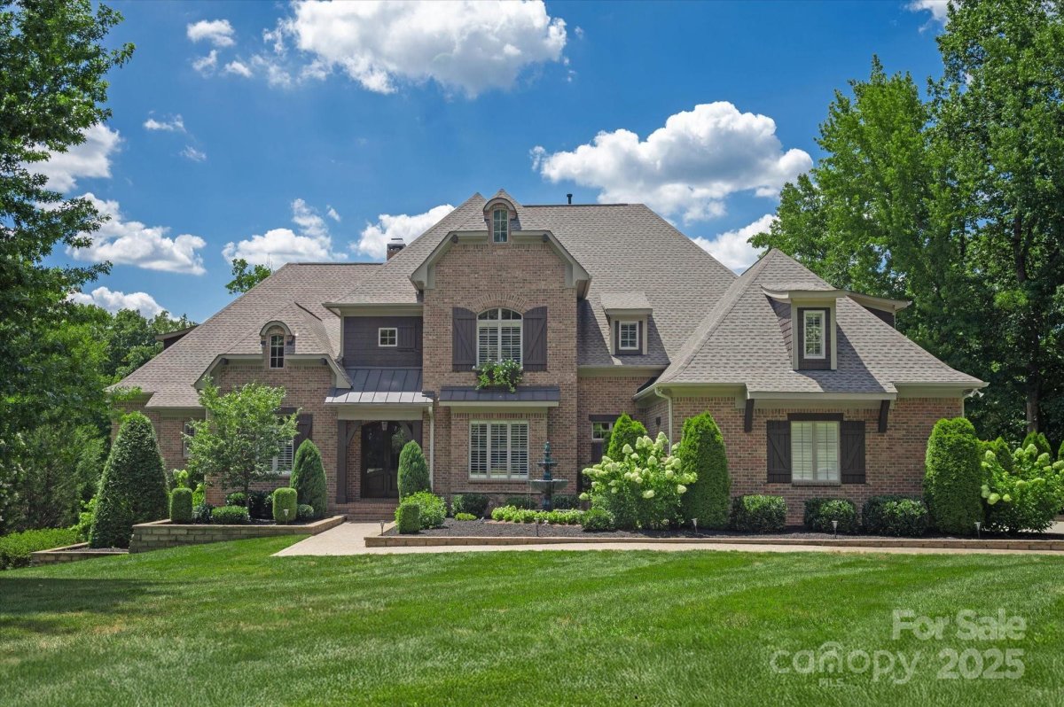 1100 Seminole Drive