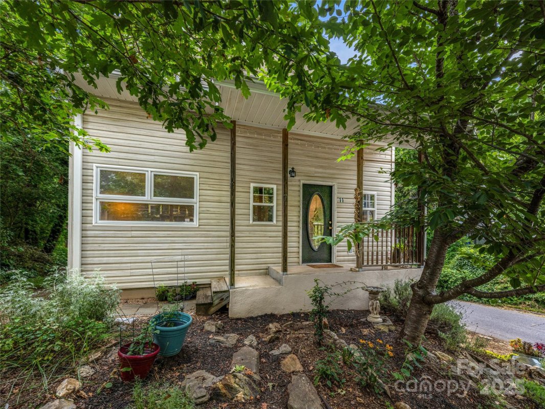 11 Pinewood Road