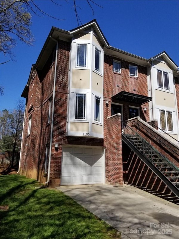 1105 Kurt Court