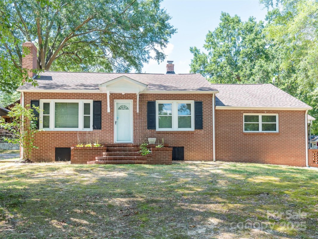 1414 Hollyleaf Avenue