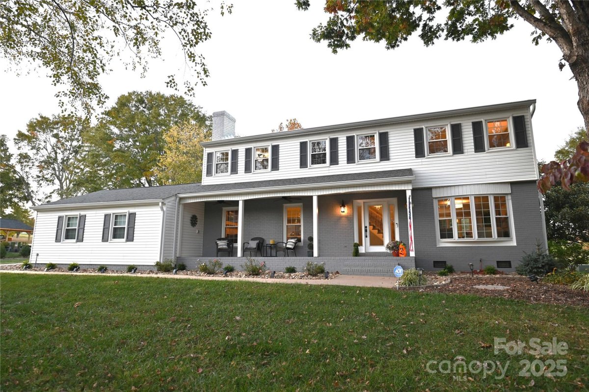 2602 Birdie Lane
