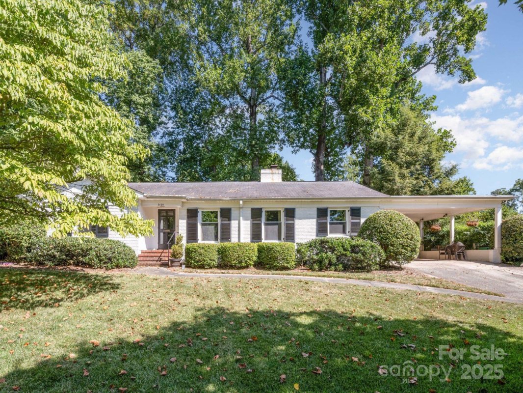 3125 Loma Lane