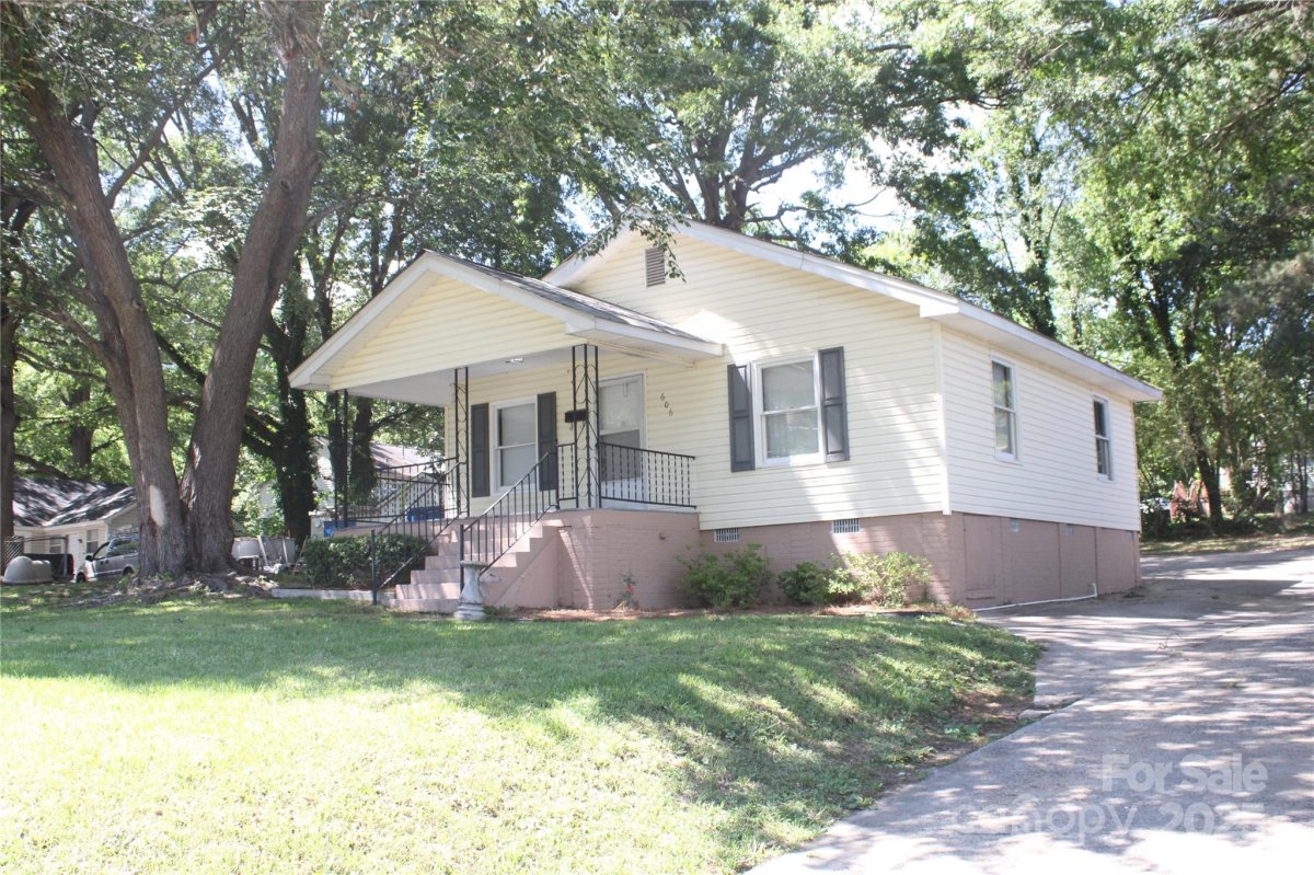 606 E 4th Avenue