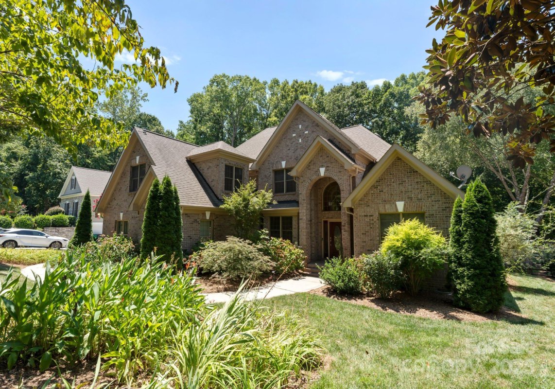 2317 Mt Isle Harbor Drive