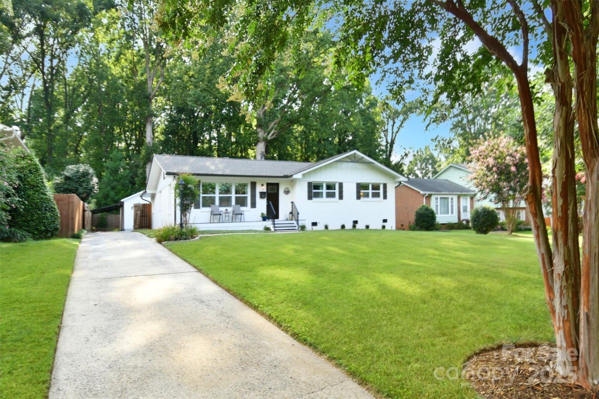 4014 Larkspur Lane