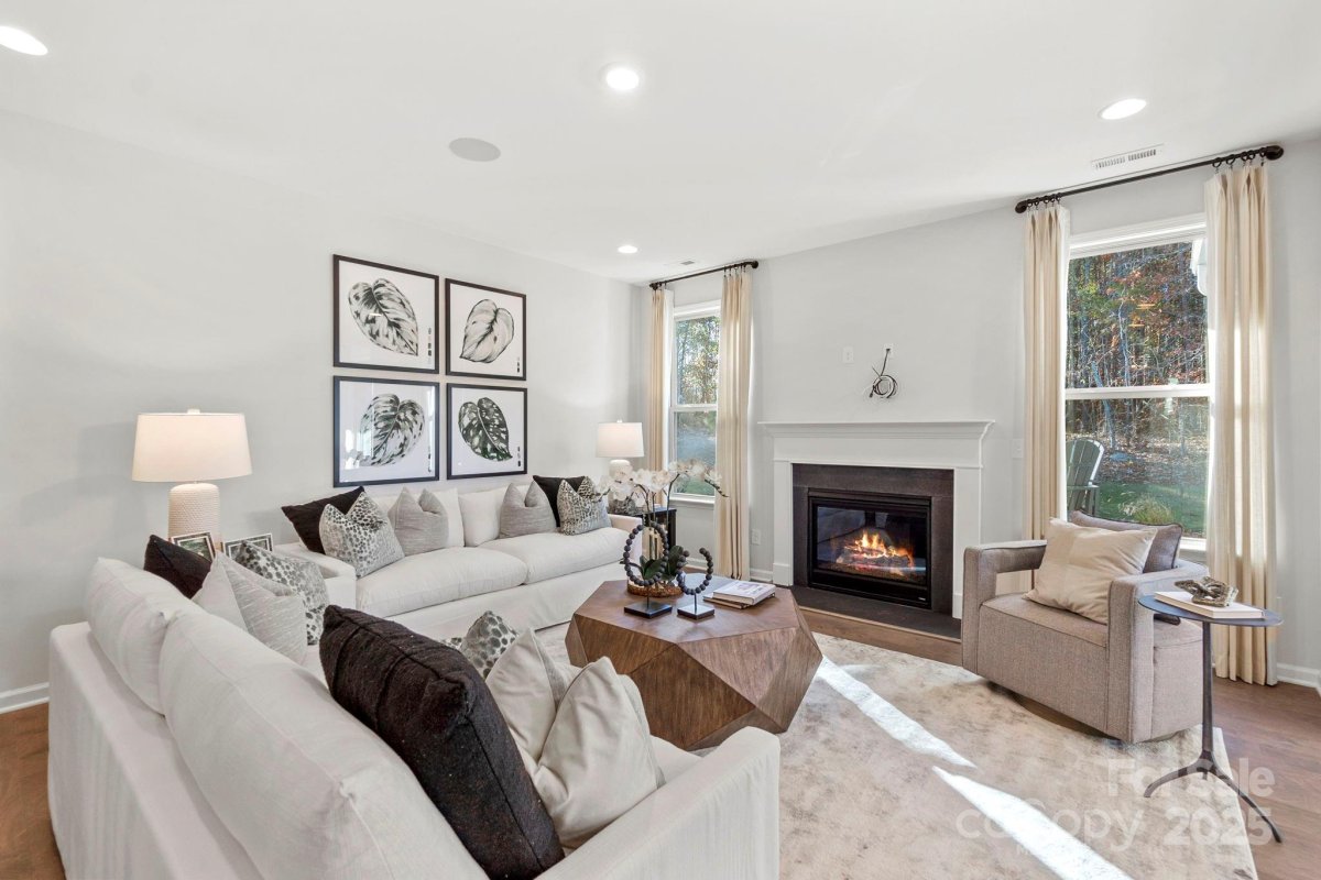11921 Casabella Drive