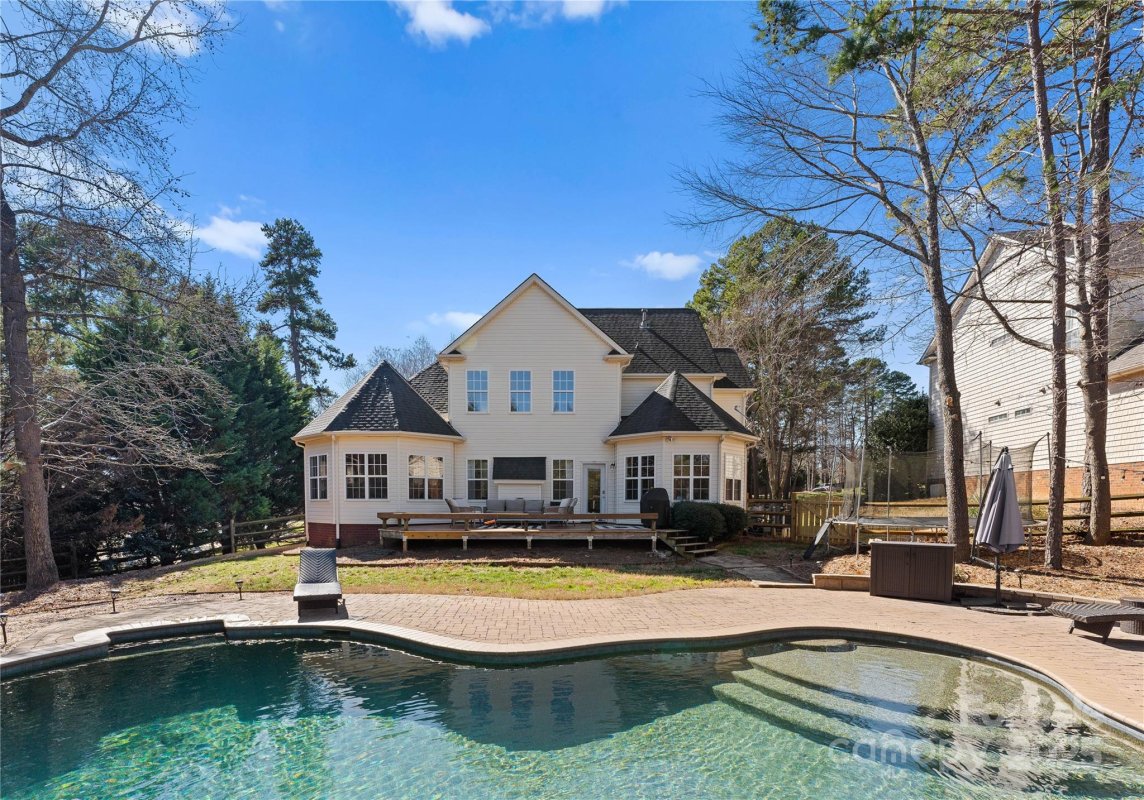 2004 Crismark Drive