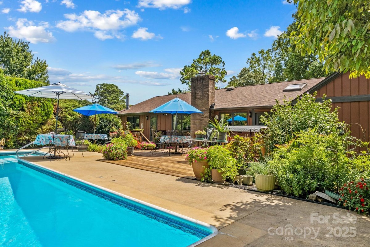202 Cedarwood Drive