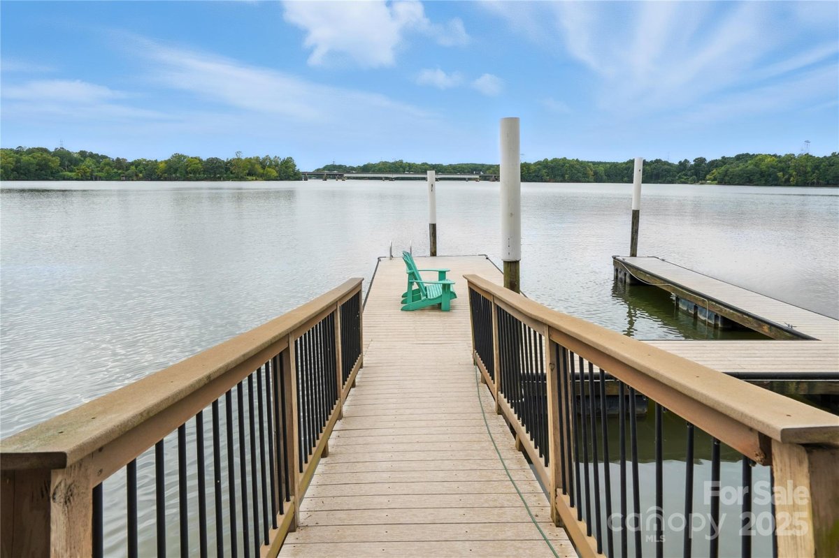 208 Woodwinds Drive