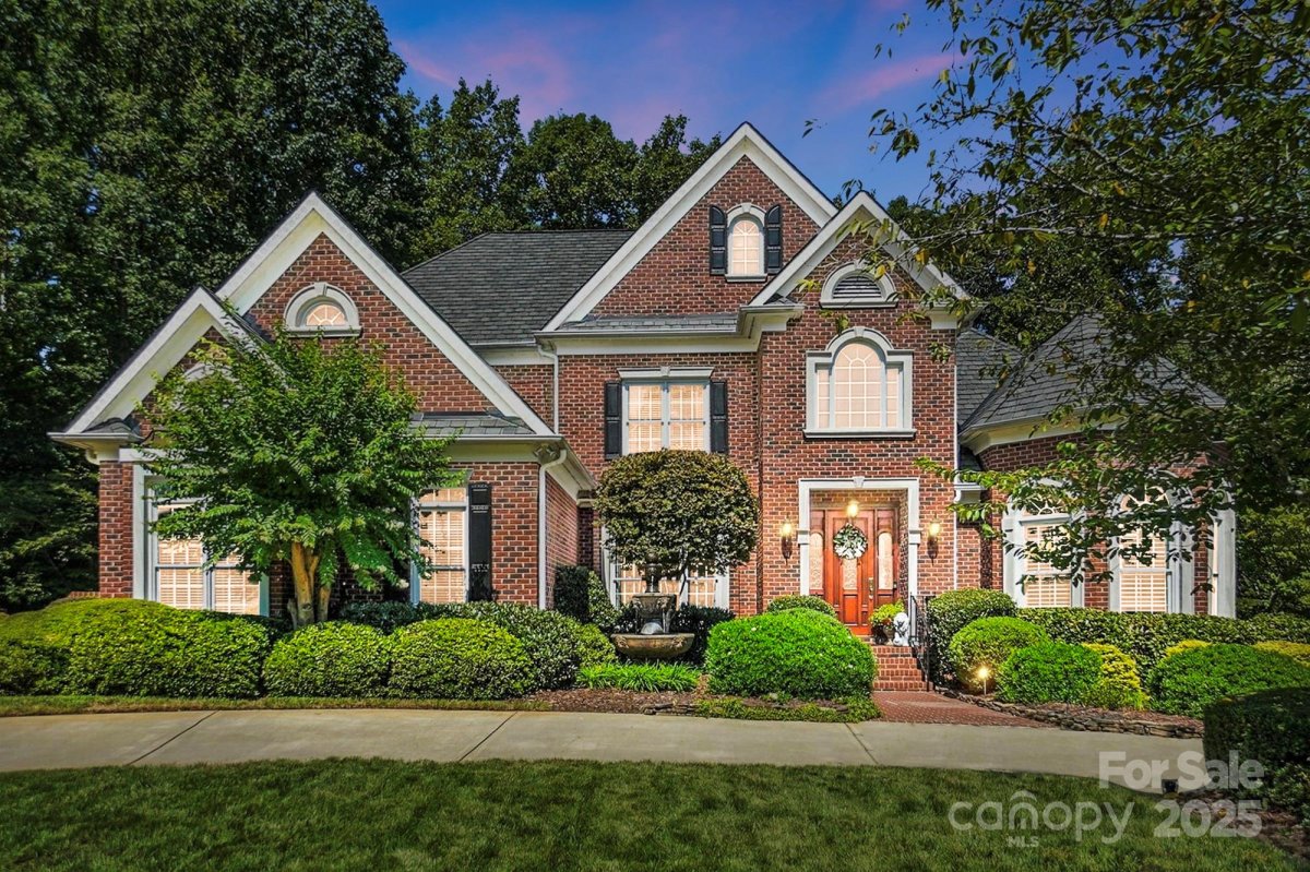 6525 Robin Hollow Drive