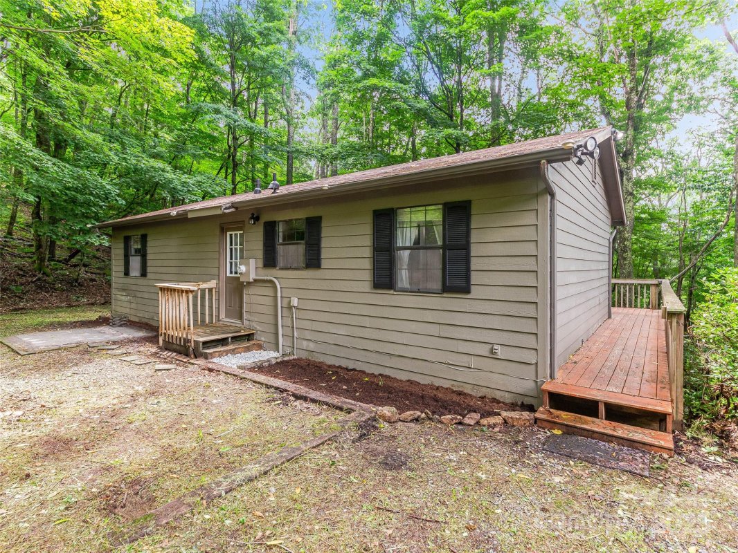 186 Hamlin Lane