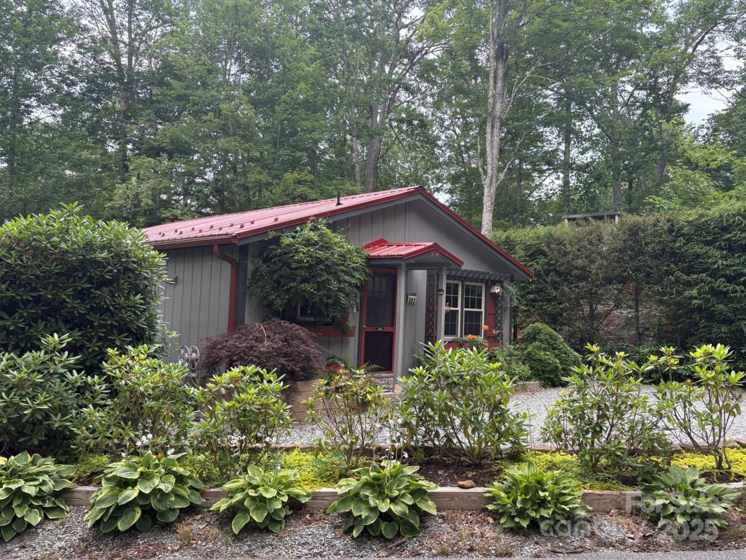 527 Windridge Road