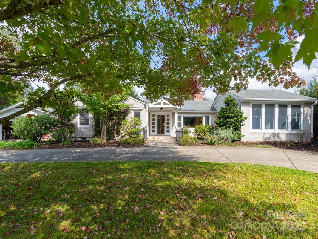 445 Lakeshore Drive
