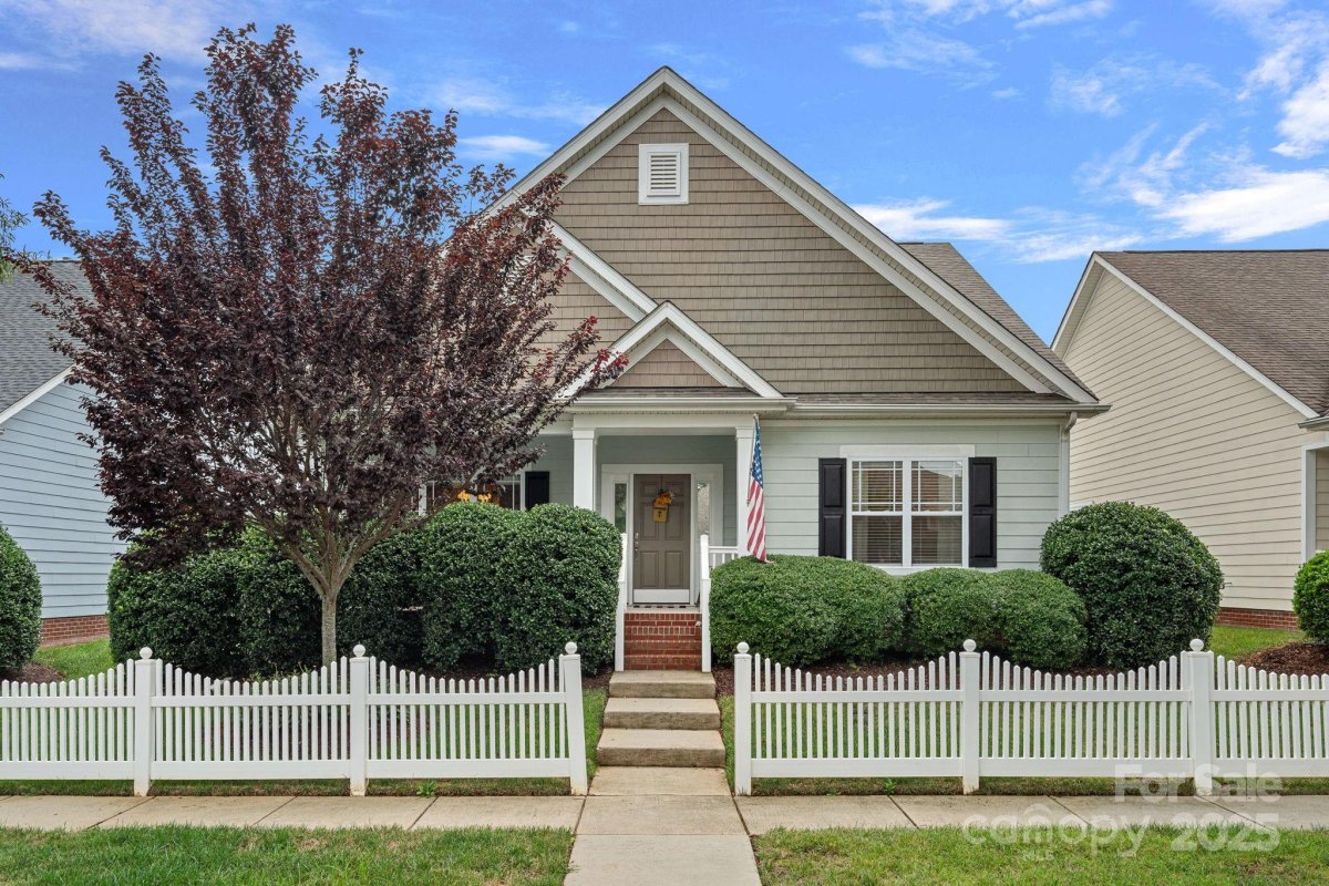 1108 Phar Lap Drive