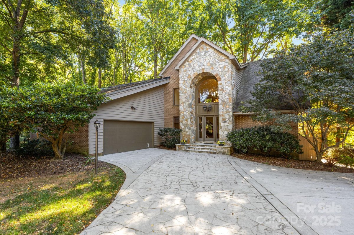 19322 Yachtman Drive