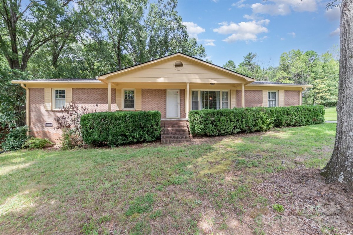 210 Cliffside Drive