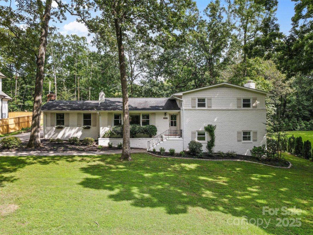 5611 Robinhood Road