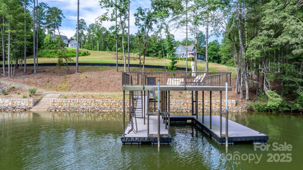 1408 Lake Vista Drive 11/12