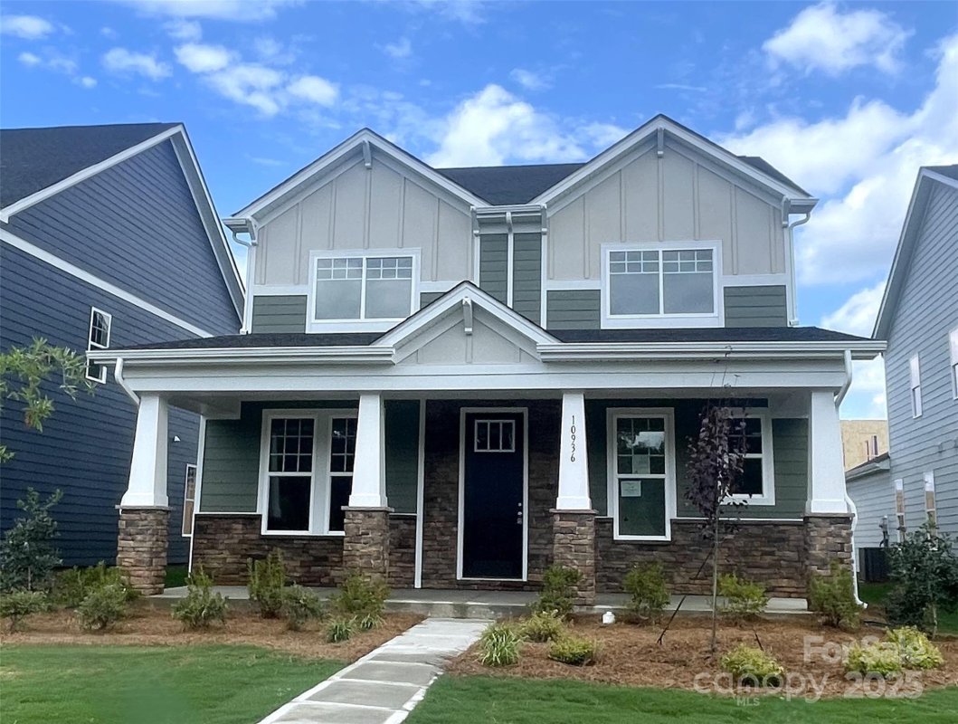 10936 Dogwood Lane