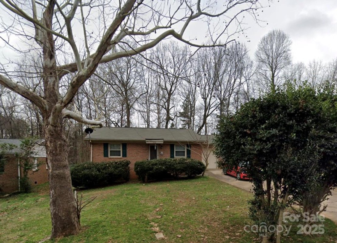 2313 Longleaf Drive