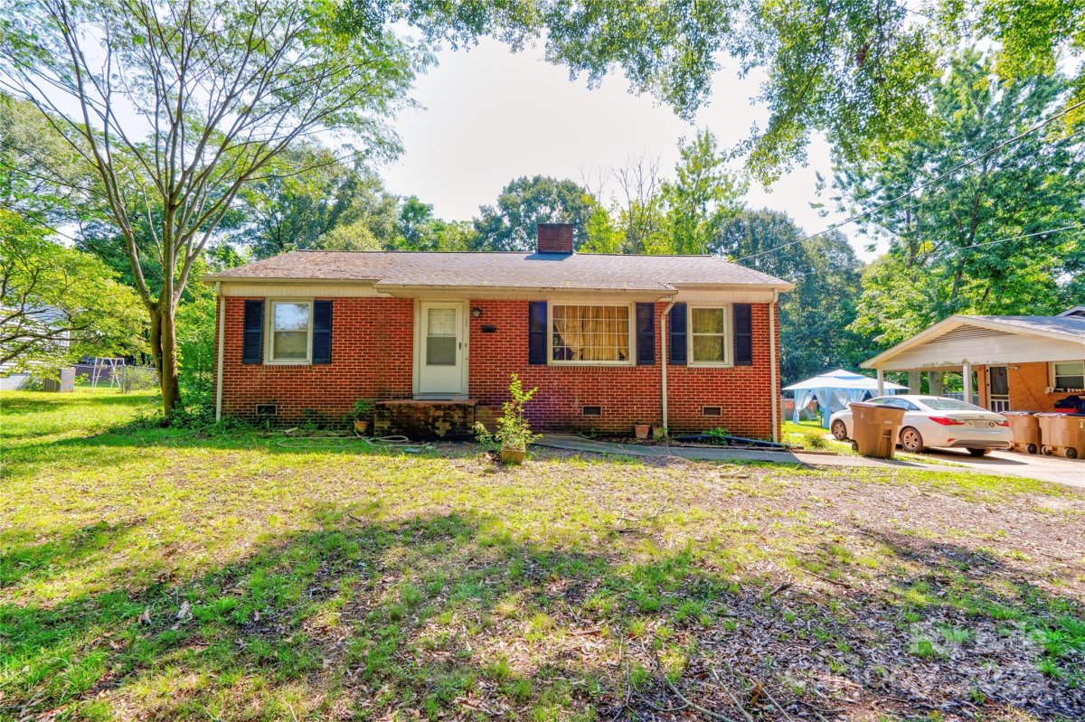 327 Woodside Drive