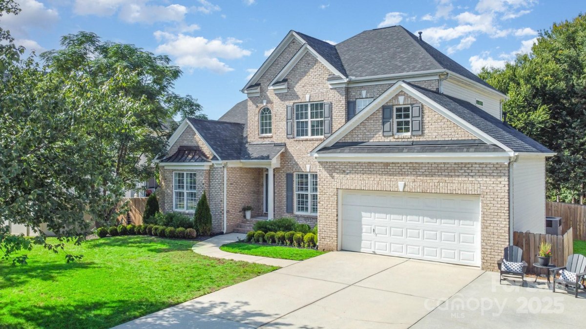 2567 Roswell Court