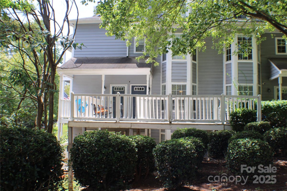 6039 Treetop Court